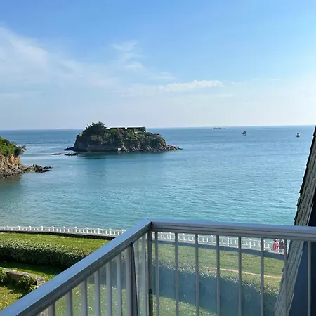 Pied Dans L'eau - La Comtesse Apartment *